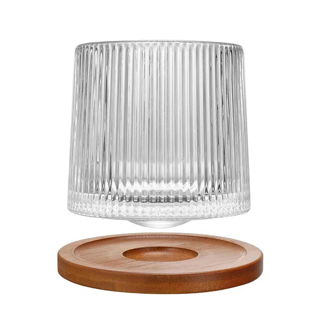 Vaso de whisky con base de madera
